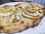 Pinsa pera gorgo noci
