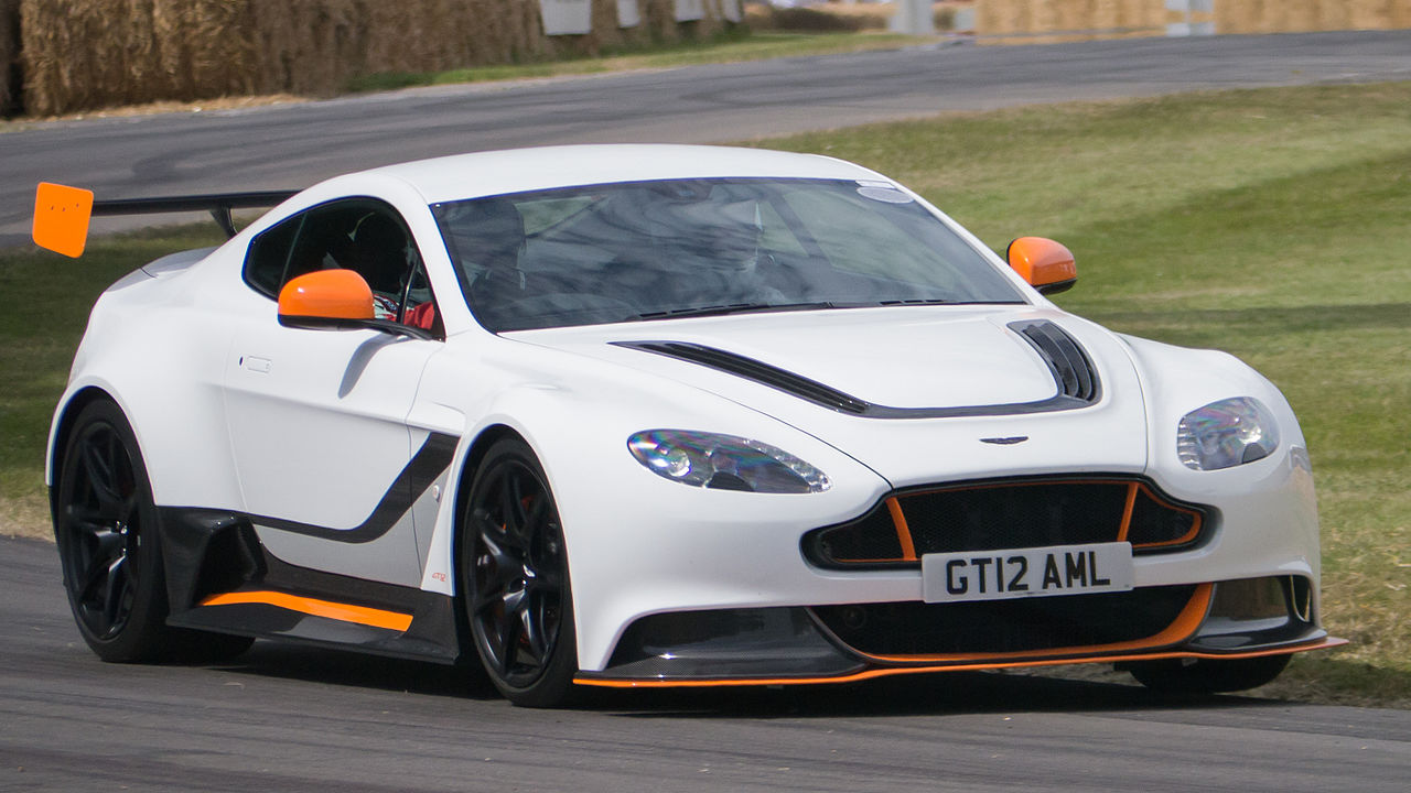 Aston Martin Vantage GT12.