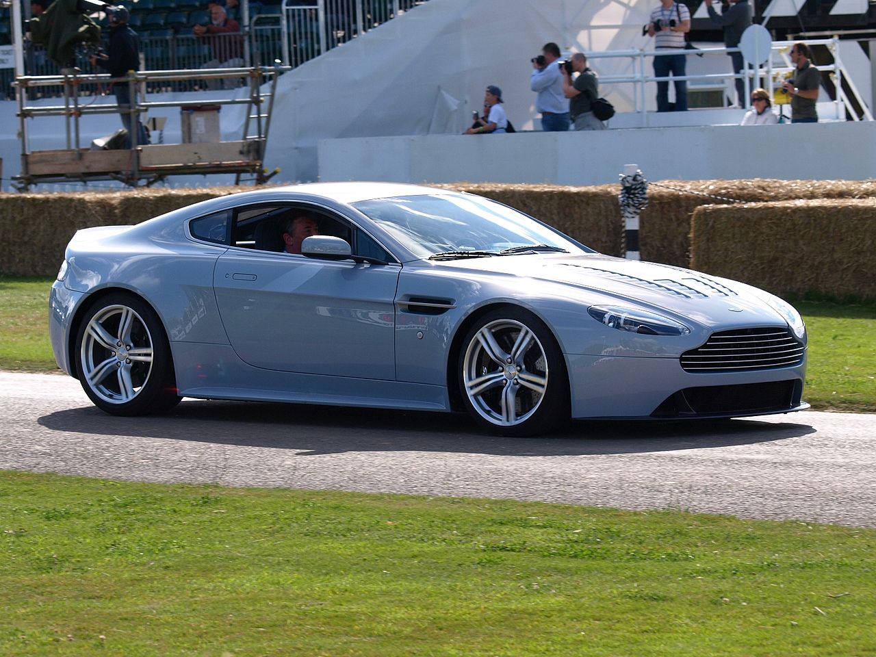 2007 Aston Martin V12 Vantage RS concept.