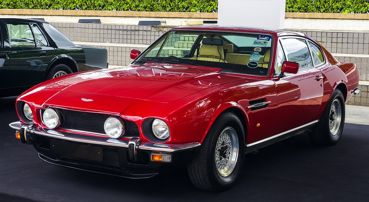 Aston Martin V8 Saloon Series 5 with the later flat bonnet.