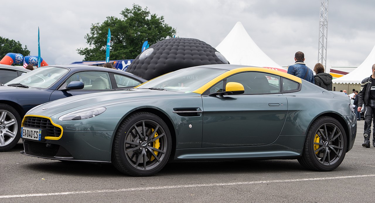 Aston Martin Vantage N430.