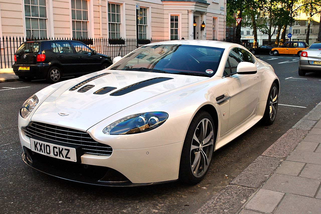 Aston Martin V12 Vantage.