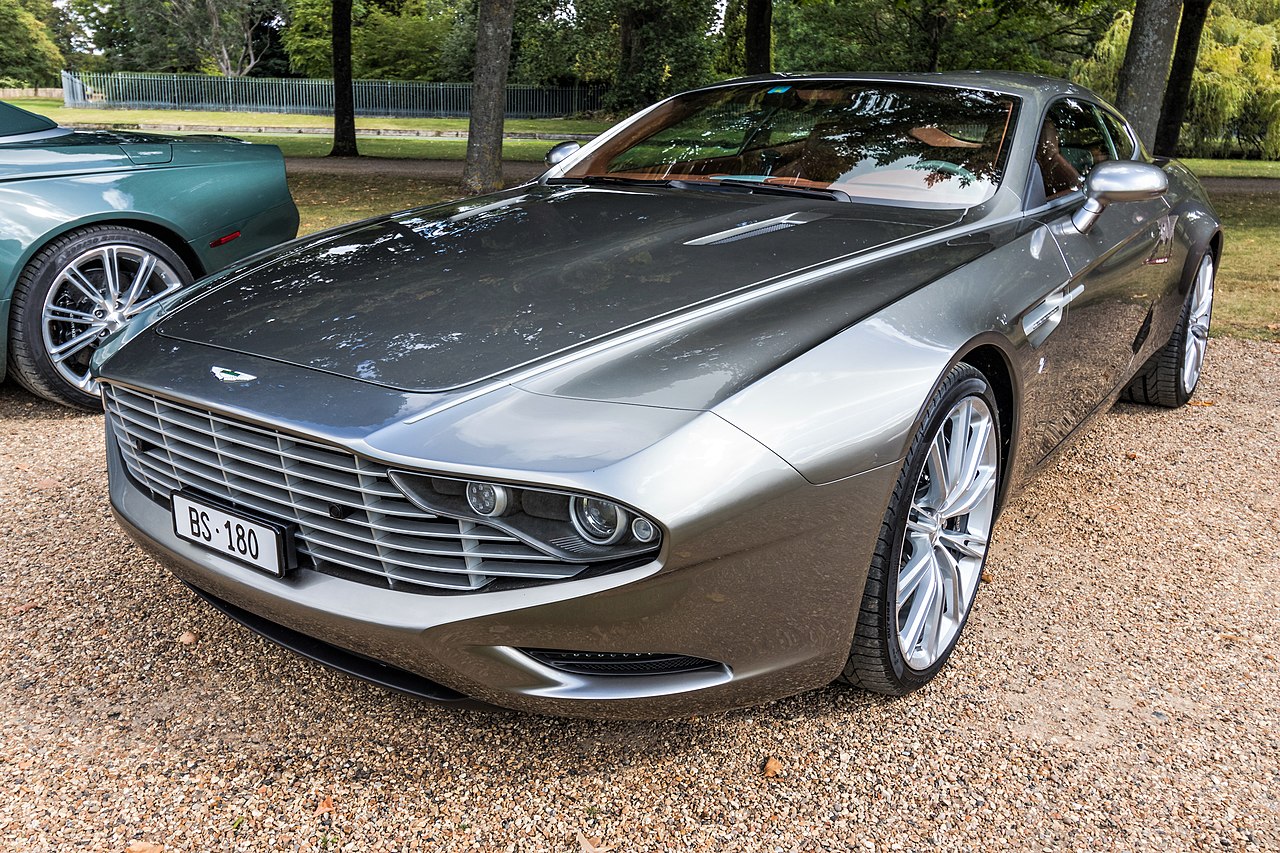 Aston Martin V8 Coupé.