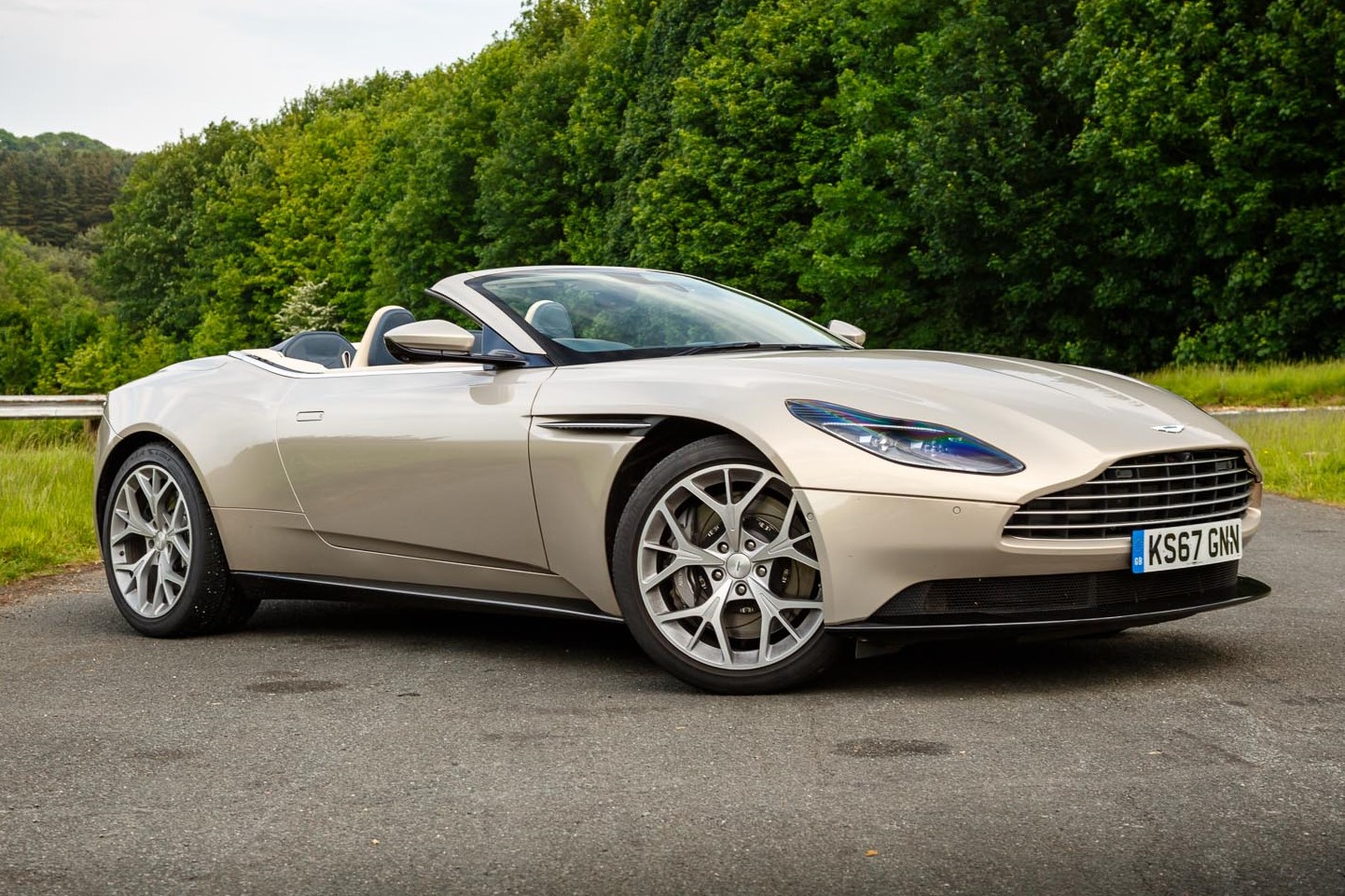 2018 Aston Martin DB11 V8 Automatic 4.0.