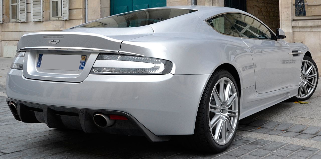 Aston Martin DBS.