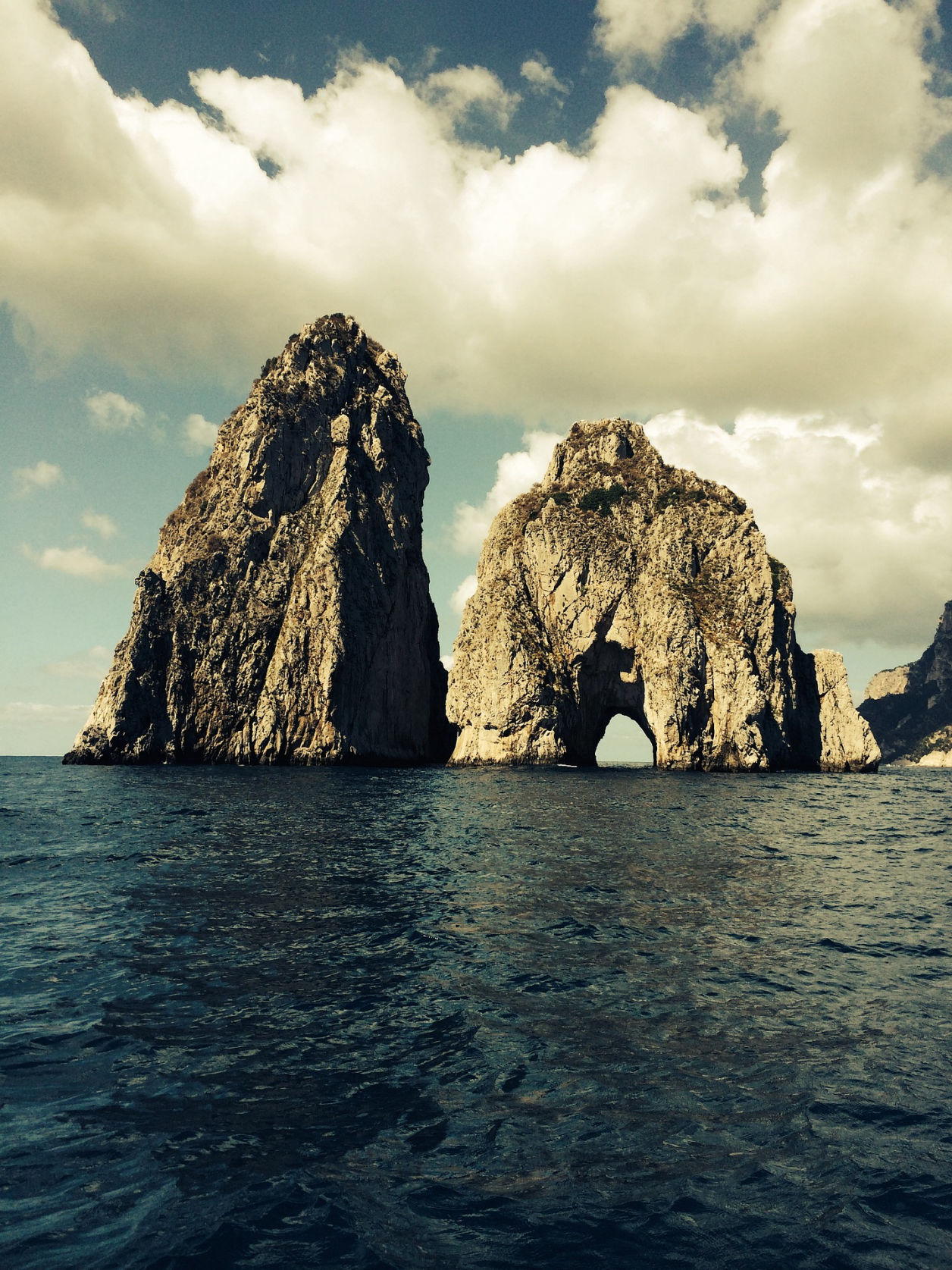 reach Capri with a rented helicopter