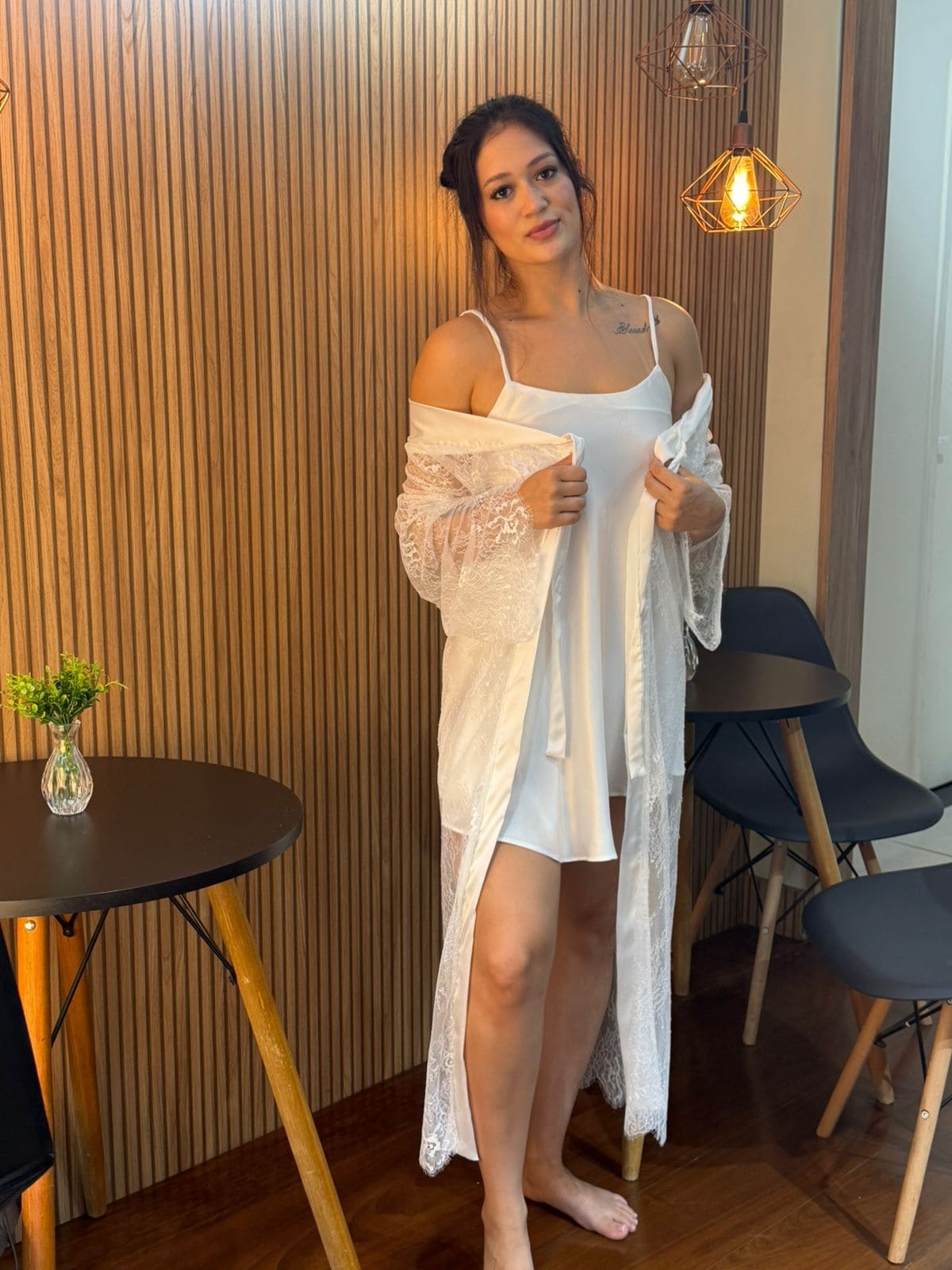Robe de renda chantilly da noiva — Ateliê Taís Rocha
