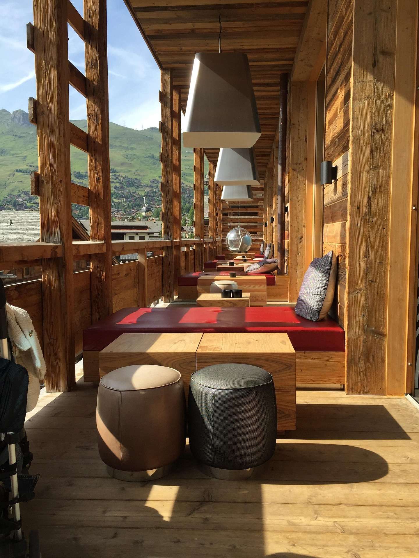 Alpine boarding school in the Swiss mountains near Leysin and Verbier