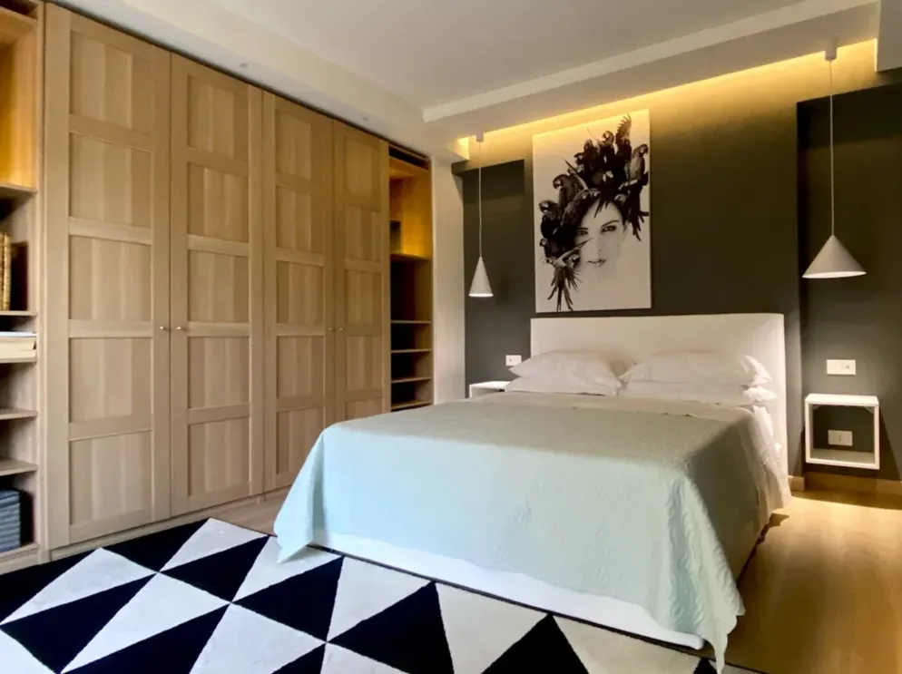 suite with jacuzzi in the center of Taormina