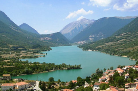 lago di Barrea parco nazionale d'Abruzzo 